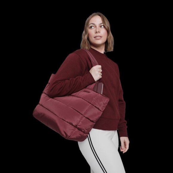 Splits59 Gym tote (BNIB) in burgundy - Picture 3 of 6